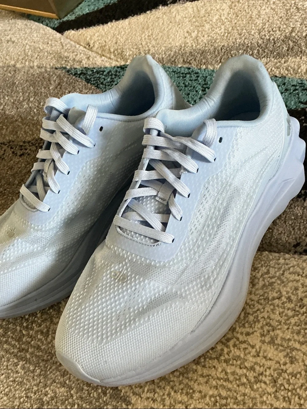 ALO Yoga Runner Limited Crystal Clear Blue Sneakers 10.5